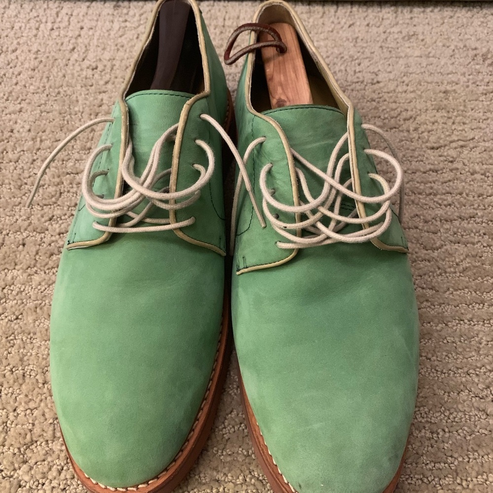 Brooks Brothers suede classic bucks